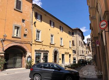 Appartamento Todi centro storico via Mazzini