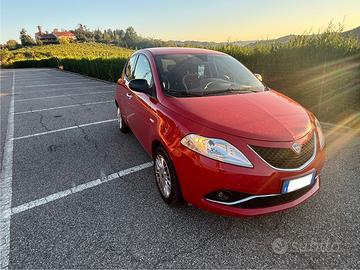 Ypsilon 1.2 69 CV 5 porte Silver