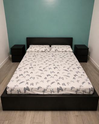 Letto ikea nera con rete in doghe