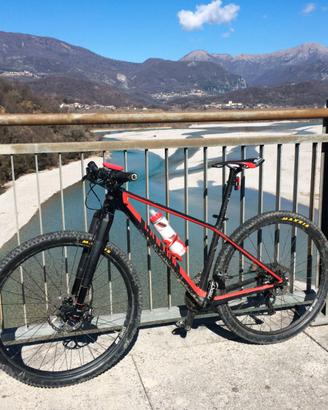 CANYON Exceed CF SLX 9.9