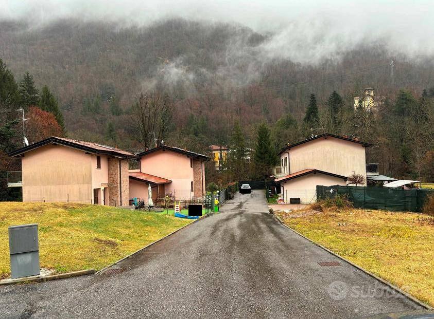 Immobile in asta di 26982 m² a Valganna - Vista 4