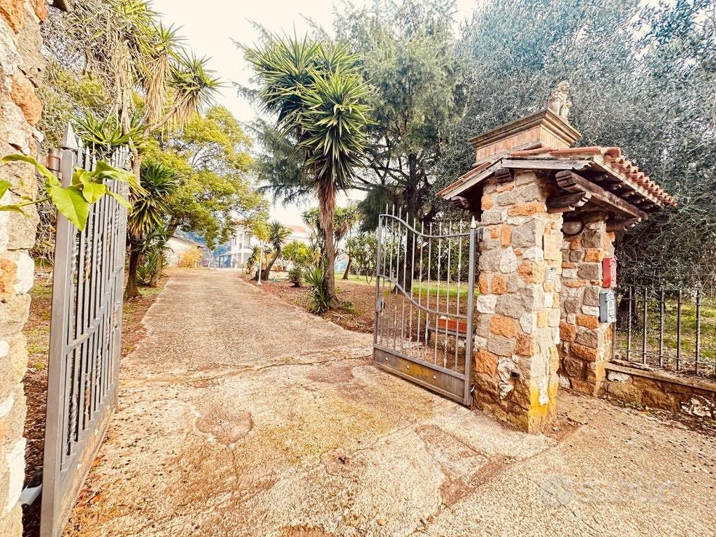 Villa di 350 m² con più di 5 locali a Genzano di R - Vista 6