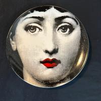 Piatto in ceramica ispirato