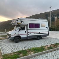 Camper mansardato