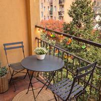 sedie e tavolo da terrazza