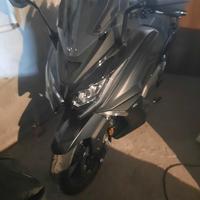 KyMCO AK 550