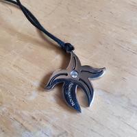 collana con ciondolo a forma di stella marina