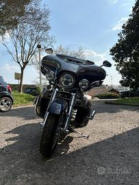 Harley Electra glide CVO anno 2017 collezzionisti