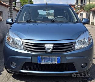 Dacia Sandero 5 porte usata molto poco