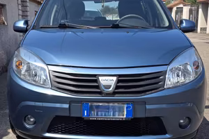Dacia Sandero 5 porte usata molto poco