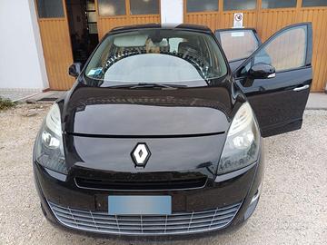AUTO PER FAMIGLIA
