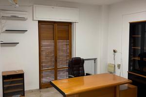 Stanza in studio condiviso - Viale Magna Grecia, T
