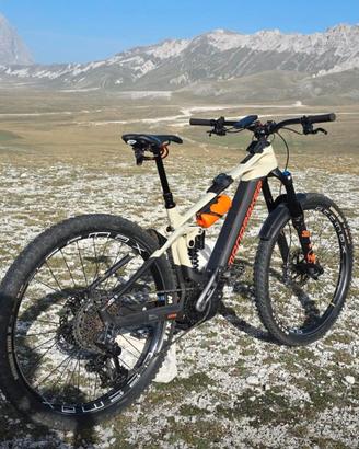 Mondraker crafty carbon r axs