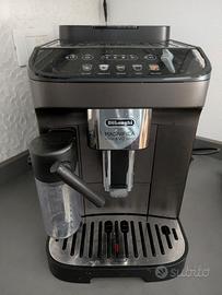 Macchina da caffè automatica Magnifica Evo in gara