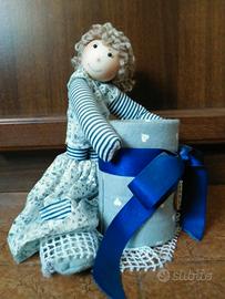 Portapenne bambola in stoffa