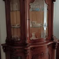 arredamento tavolo divani sedie vetrina