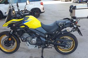 V-Strom 650 XT già accessoriata per il turismo