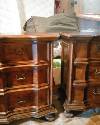 Letto matrimoniale con comodini in legno massello