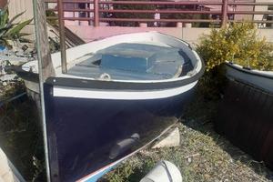 gozzo in vetroresina