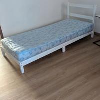 Letto singolo e materasso