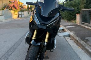 Honda x-adv 750