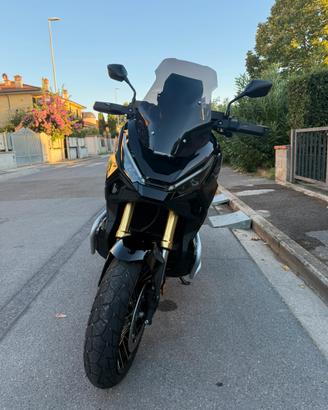 Honda x-adv 750