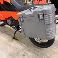 KTM kit valige grigie completo con attacchi