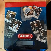 Casco bicicletta con luce posteriore