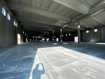 Immobile di 4500 m² con 2 locali a Nola