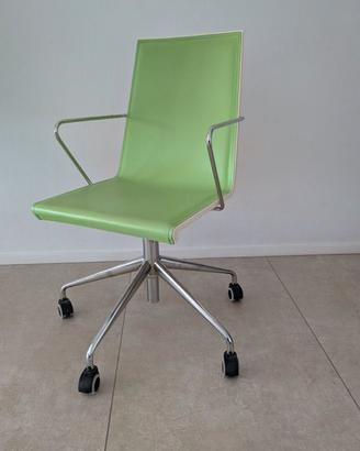 Sedie Gaber con struttura  girevoli con ruote