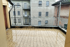 Casa su tre livelli , abitabile