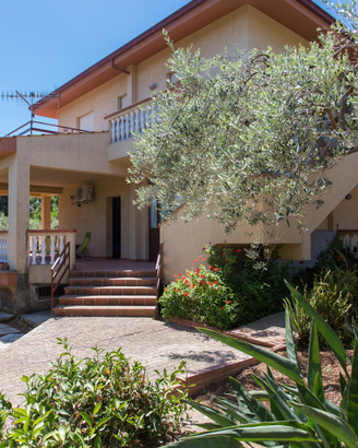 Villa con piscina indipendente