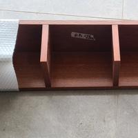 Mensole in legno con divisori color noce