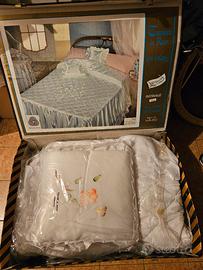 Trapunta in raso dipinta a mano