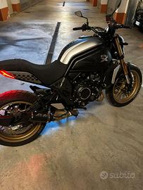 Moto CF 700 CLX