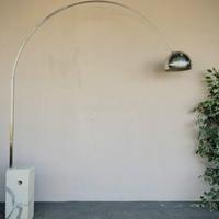 Arco Flos lampada da terra con base in marmo