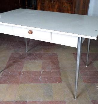Tavolo gambe cromate e formica 1973