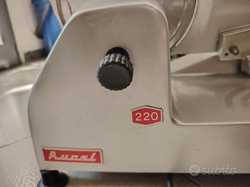 Affettatrice aurel 220