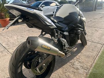 Suzuki Gsr 750