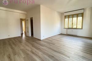 Grande app. tricamere di 150mq in piazza