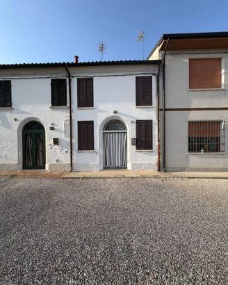 Casa indipendente di 70 m² con 4 locali e box auto