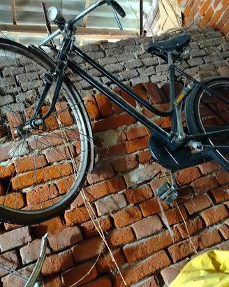 bicicletta  datata