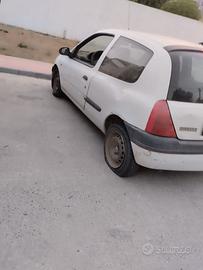 Renault Clio solo.x.il.passaggio
