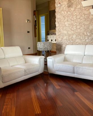Coppia divani in pelle