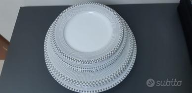 Servizio piatti porcellana 13 pezzi Soprani