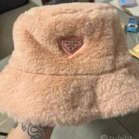 cappello prada