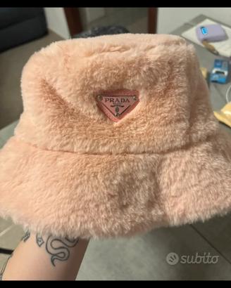 cappello prada