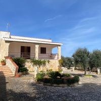 VILLA RISTRUTTURATA con VISTA MARE UNICA - OSTUNI