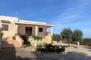 VILLA RISTRUTTURATA con VISTA MARE UNICA - OSTUNI