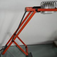 Lampada da tavolo Artemide Sintesi arancione